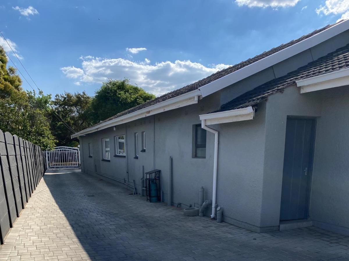 Staysure Guesthouse Alberton Exterior photo