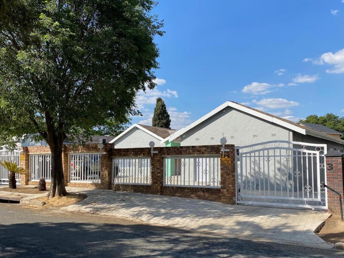 Staysure Guesthouse Alberton Exterior photo